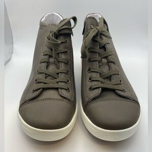 Josef Seibel Sina 17 high top silhouette, leather in “asphalt” or grey.